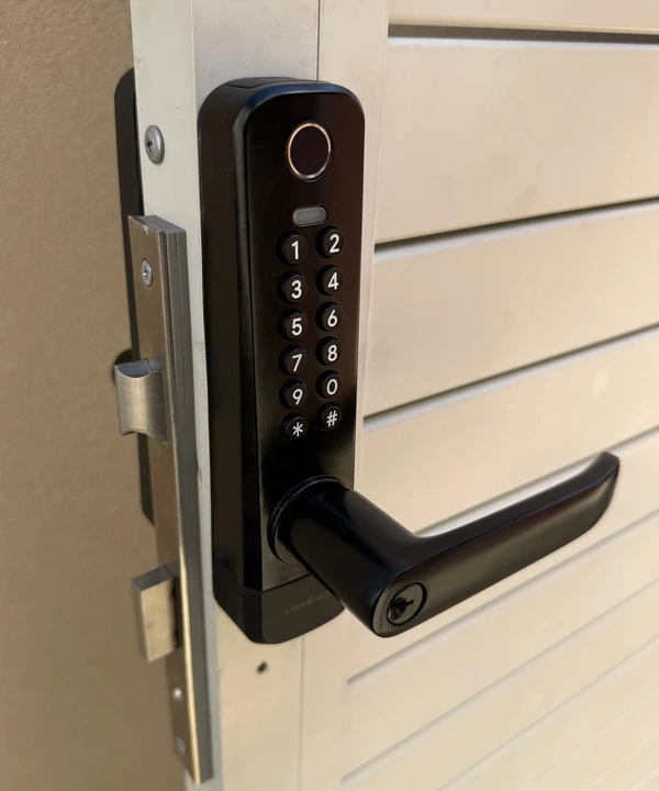 Titan Razor Digital Gate Lock Titan Razor Digital Gate Lock