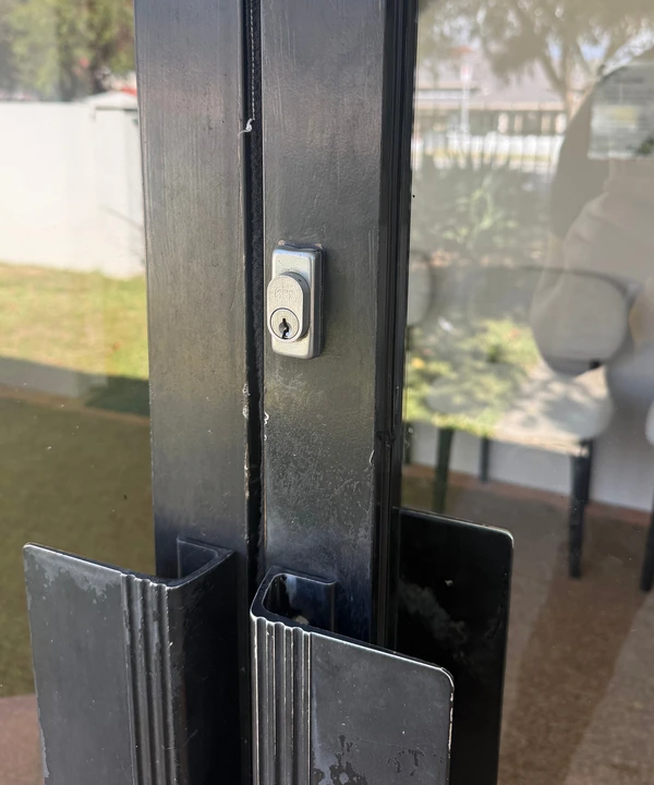 commercial door lock perth